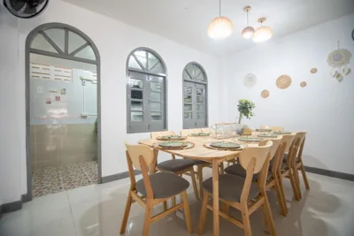Beachfront 4-BR House in Patong – Foto 4
